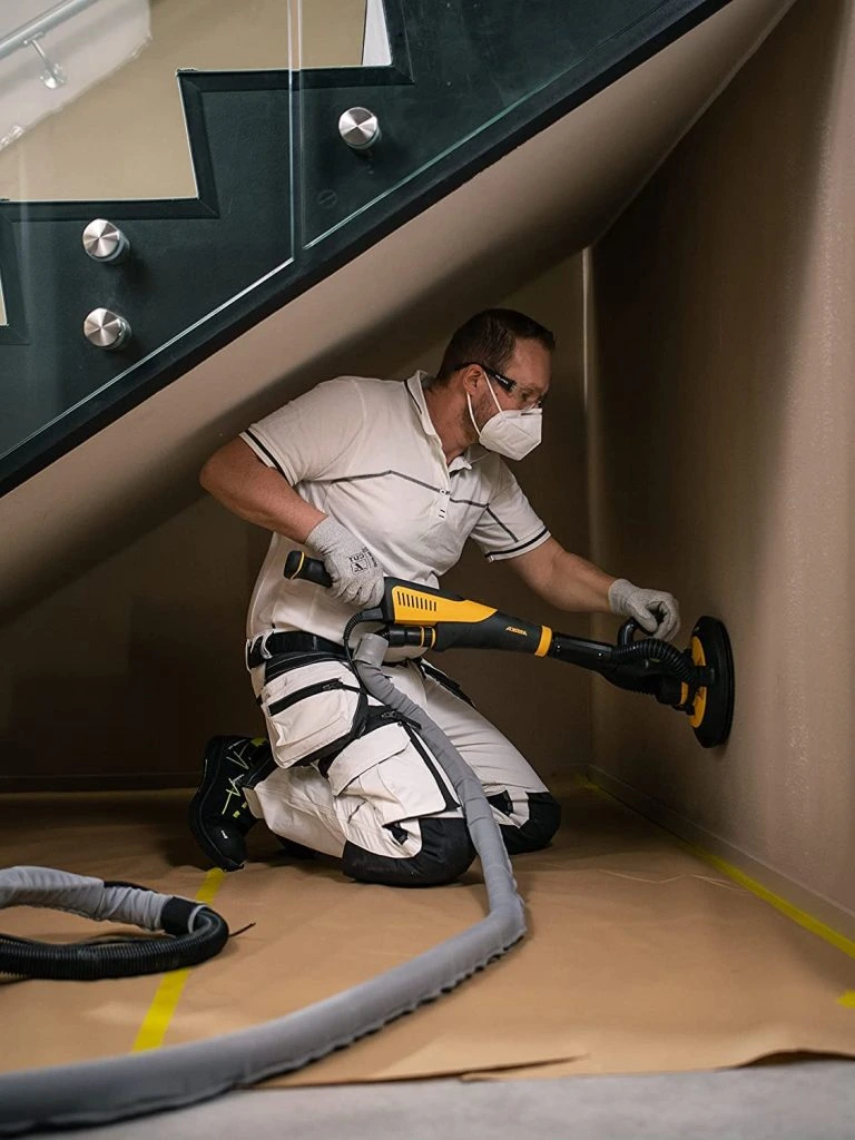 Mirka Leros avec aspirateur Dust Extractor