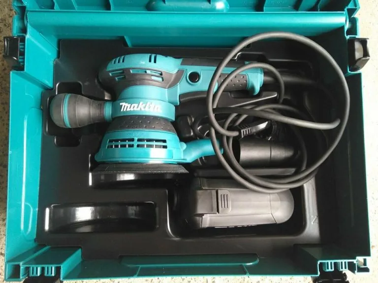 Makita BO5041J avec poignée avant réglable